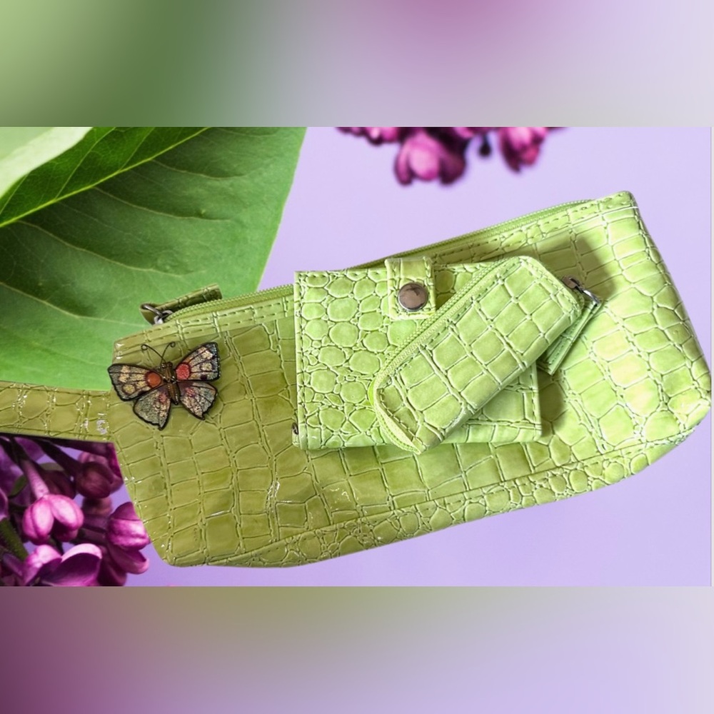 Pretty Lime Green Faux Croc Embossed Set- Wristlet, Mirror, and Lipstick Case